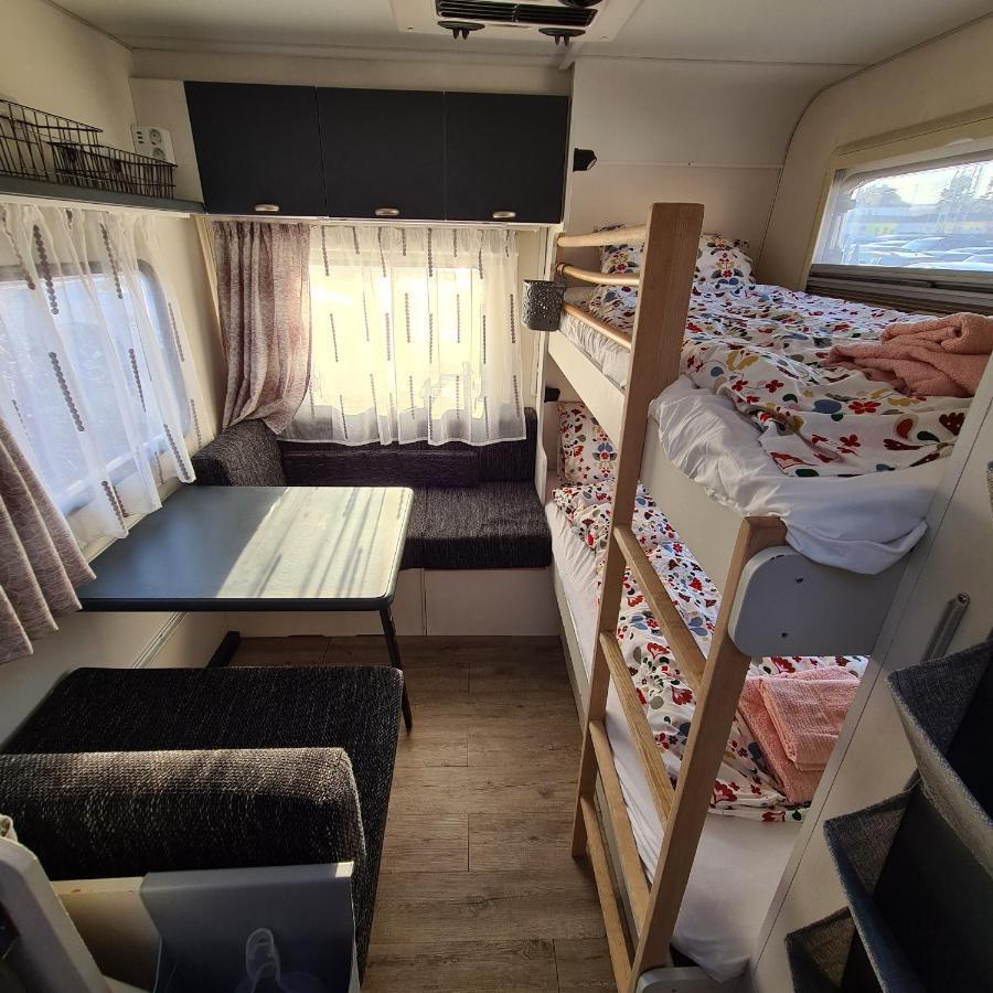 Hotel Louise'S Camper Neusiedl an der Zaya Zewnętrze zdjęcie