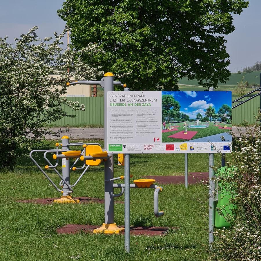Hotel Louise'S Camper Neusiedl an der Zaya Zewnętrze zdjęcie
