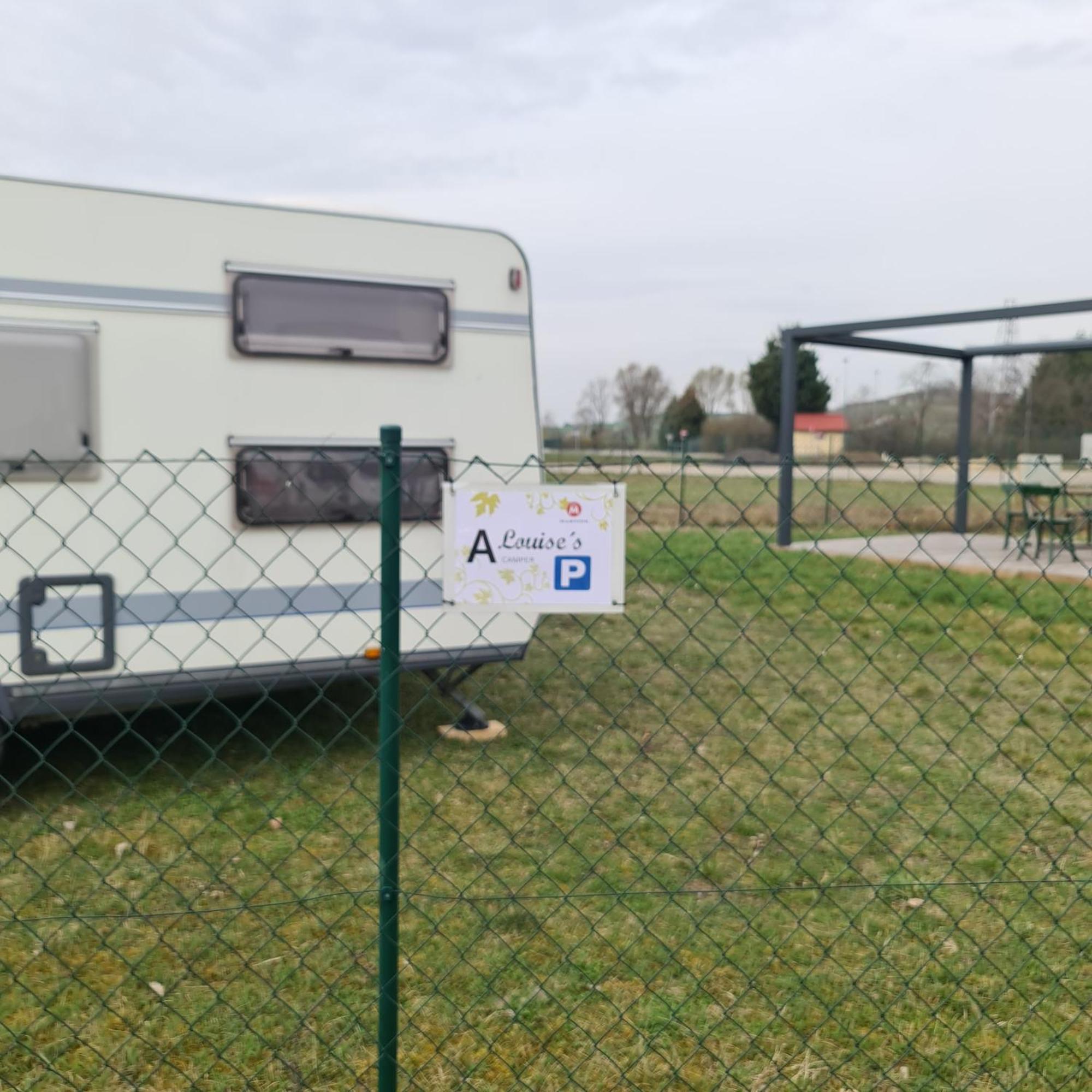 Hotel Louise'S Camper Neusiedl an der Zaya Zewnętrze zdjęcie